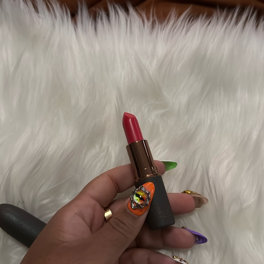 Mac burmese kiss lipstick